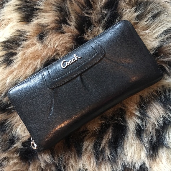 Coach Handbags - Vintage Coach wallet Black